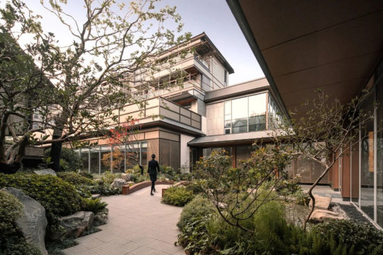 1764731045354490.png image.png